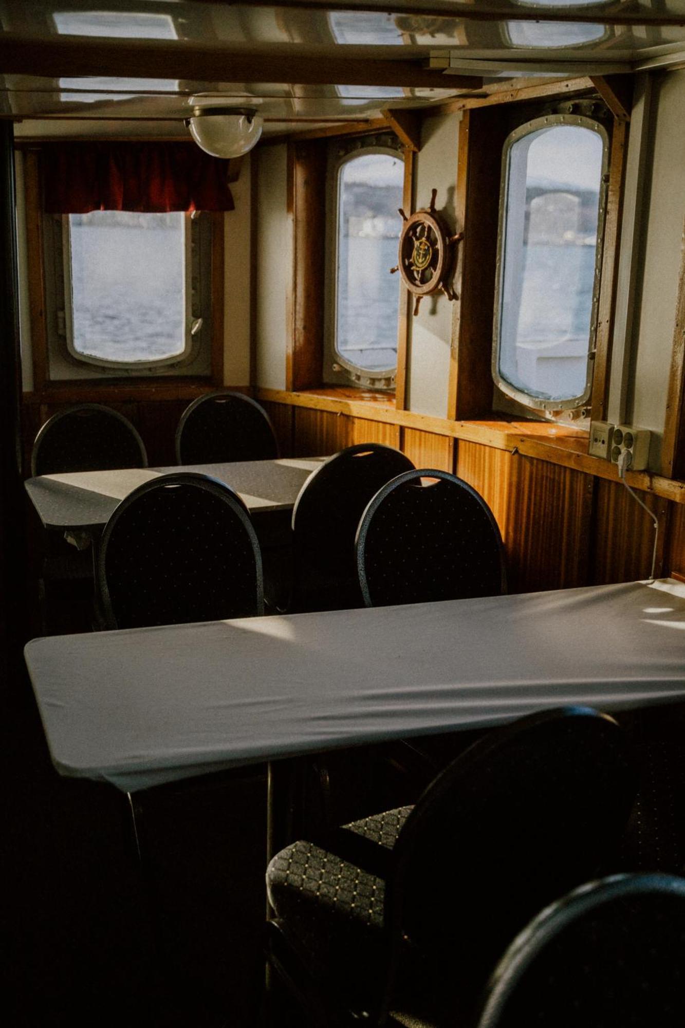 Norwegian Fjord Explorer Line Botel *