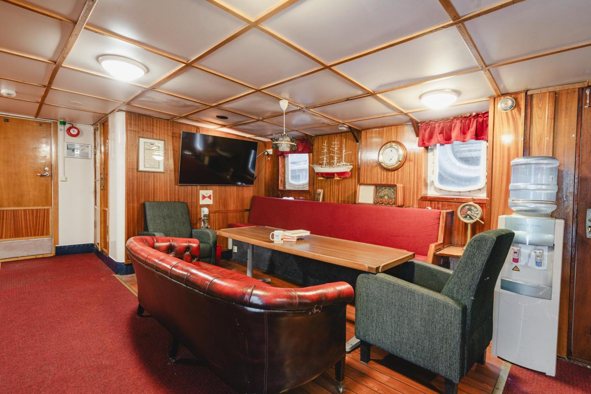 Norwegian Fjord Explorer Line Botel