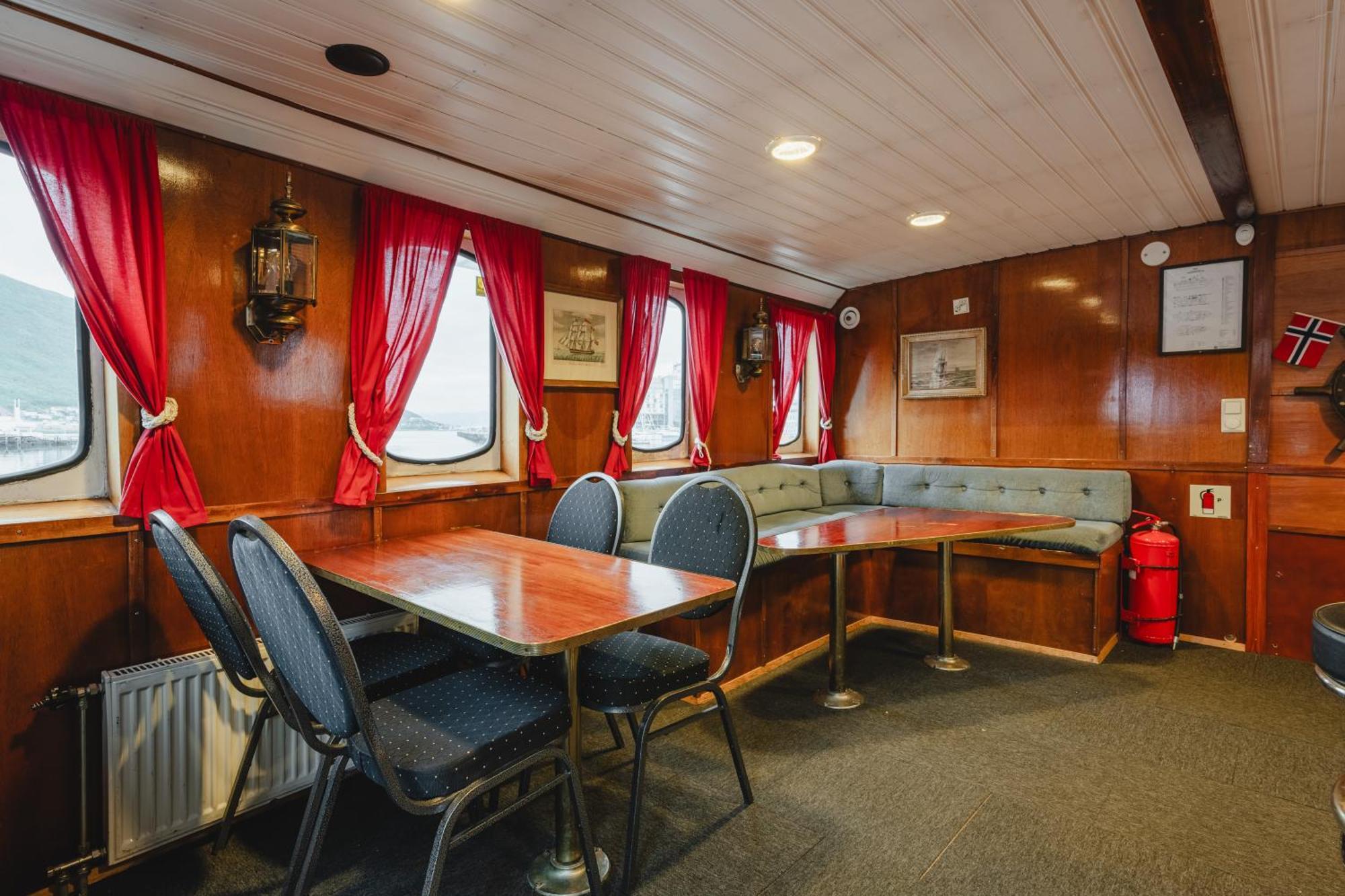 Botel Norwegian Fjord Explorer Line