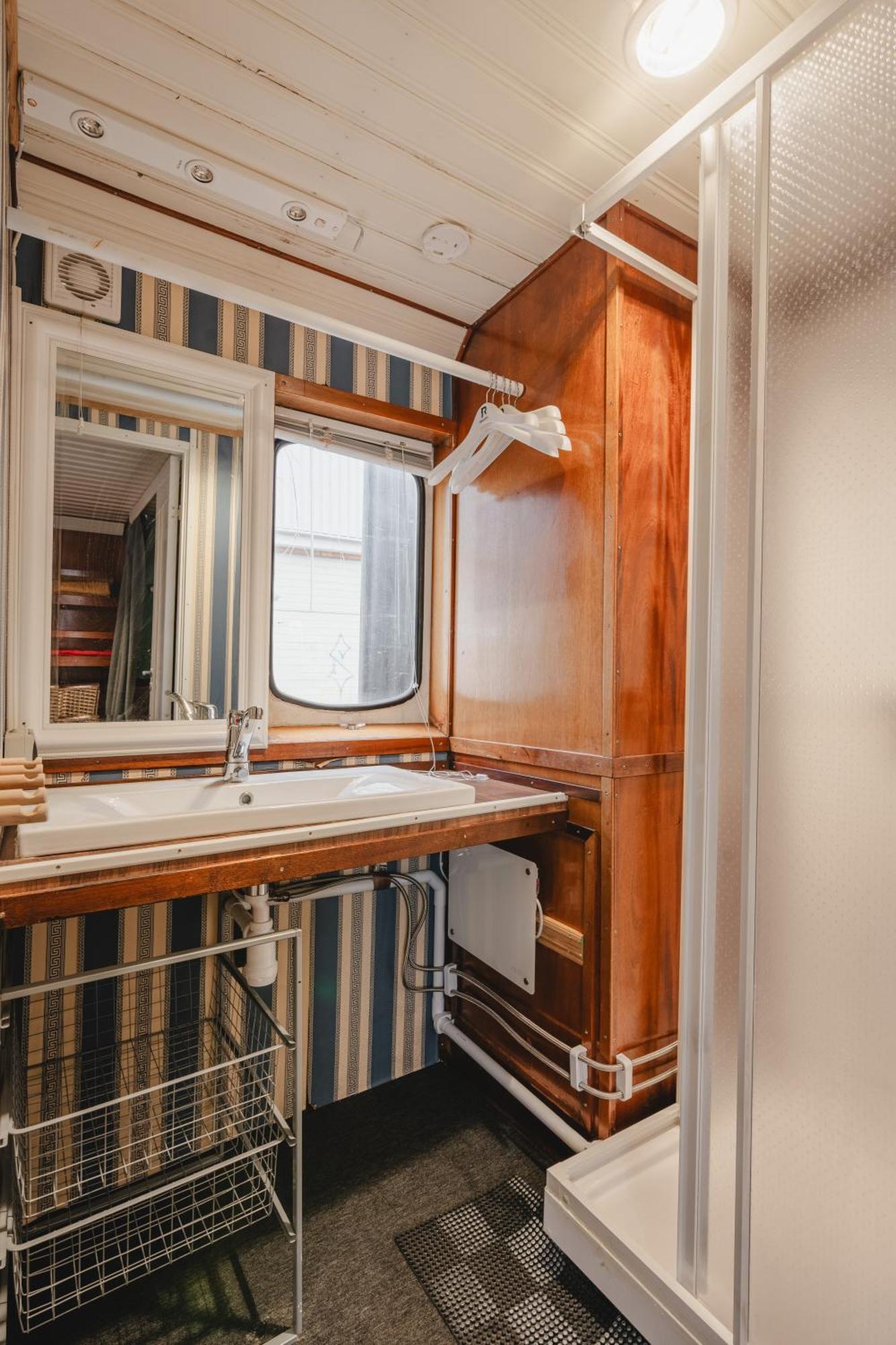 Norwegian Fjord Explorer Line Botel
